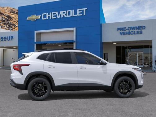 Summit White 2026 Chevrolet Trax LT