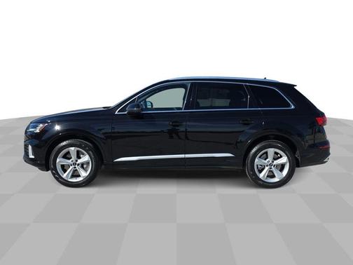 2023 Audi Q7 45 Premium Plus