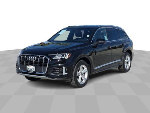 2023 Audi Q7 45 Premium Plus