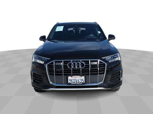 2023 Audi Q7 45 Premium Plus