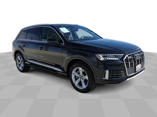 2023 Audi Q7 45 Premium Plus