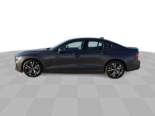2024 Volvo S60 B5 Core Dark Theme