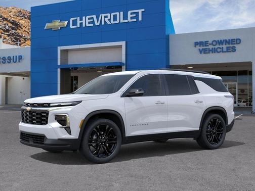 Summit White 2026 Chevrolet Traverse LT