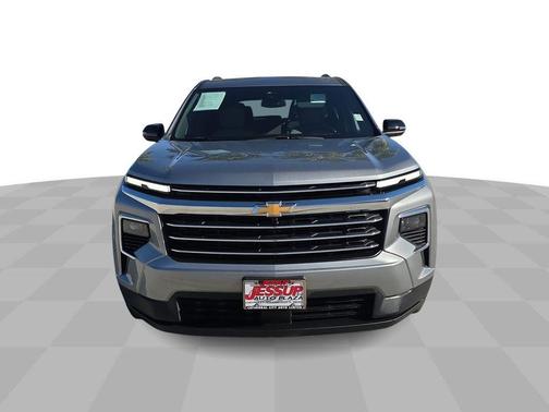 Sterling Gray Metallic 2025 Chevrolet Traverse LT