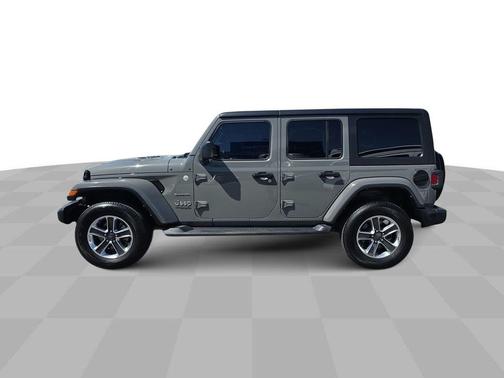 Sting Gray Clearcoat 2022 Jeep Wrangler Unlimited Sahara