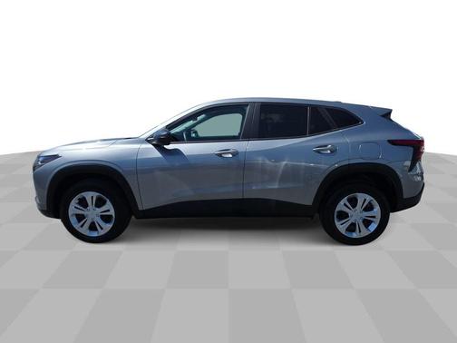 Sterling Gray Metallic 2025 Chevrolet Trax LS