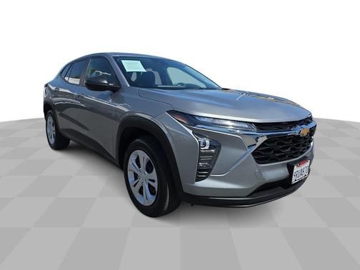 Sterling Gray Metallic 2025 Chevrolet Trax LS