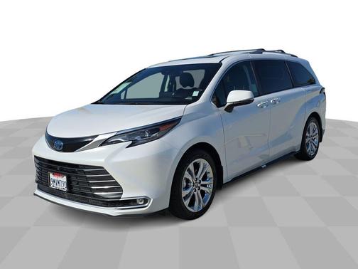 2024 Toyota Sienna Platinum 7 Passenger