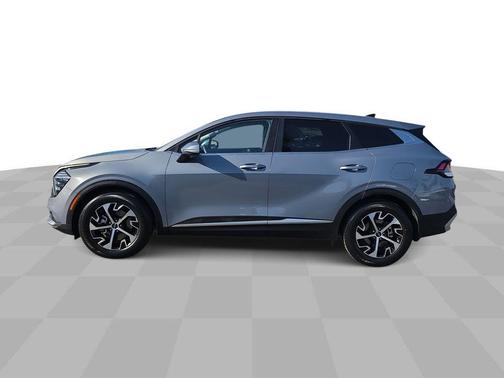 Everlasting Silver 2024 Kia Sportage EX