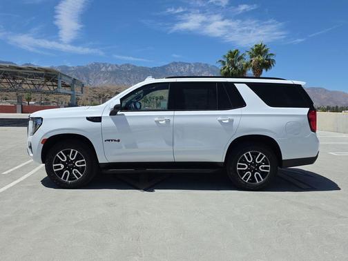 Summit White 2024 GMC Yukon AT4