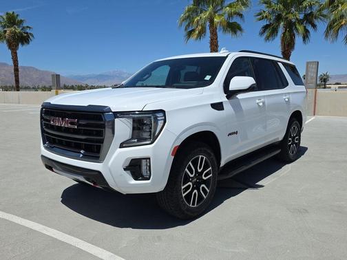 Summit White 2024 GMC Yukon AT4