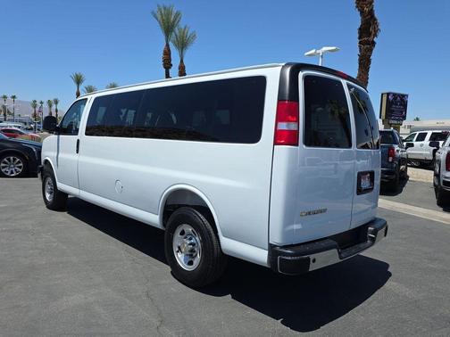 Summit White 2025 Chevrolet Express 3500 LT