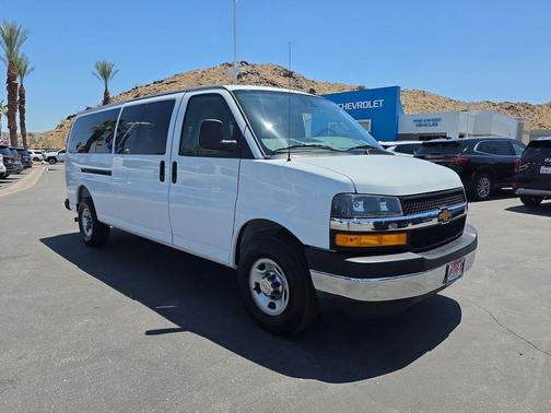 Summit White 2025 Chevrolet Express 3500 LT