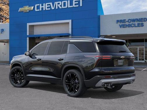 Mosaic Black Metallic 2026 Chevrolet Traverse LT