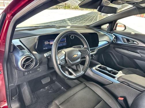 2025 Chevrolet Equinox EV LT