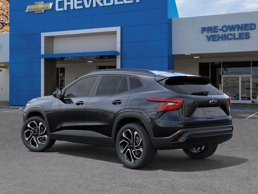 Mosaic Black Metallic 2026 Chevrolet Trax 2RS