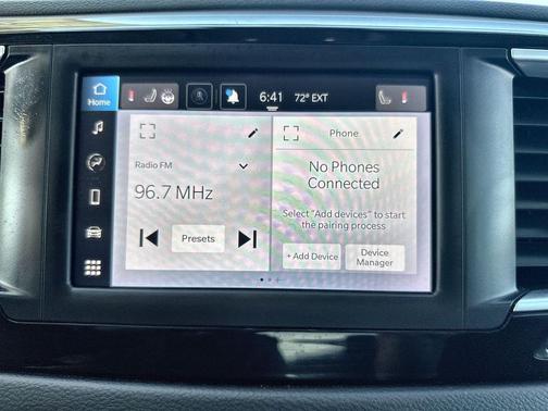 Bright White Clearcoat 2024 Chrysler Voyager LX