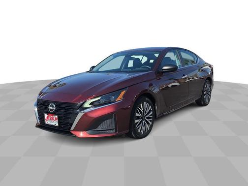 Garnet Pearl Me 2024 Nissan Altima 2.5 SV