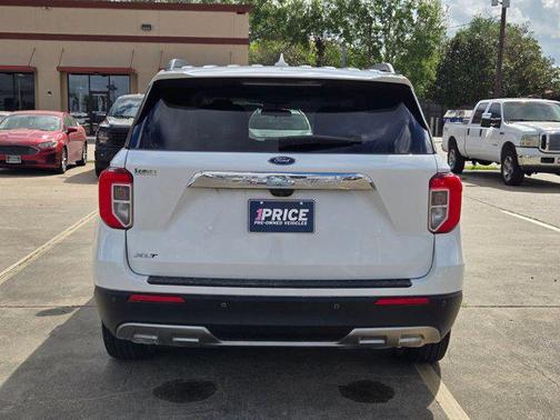 Star White Metallic Tri-Coat 2023 Ford Explorer XLT
