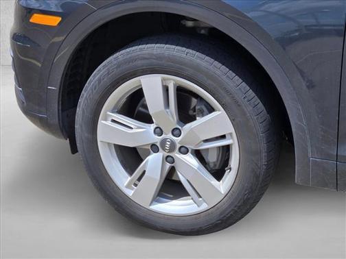 Brilliant Black 2018 Audi Q5 2.0T Premium