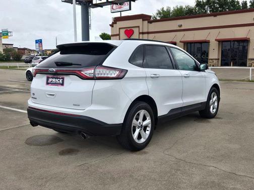 Oxford White 2017 Ford Edge SE