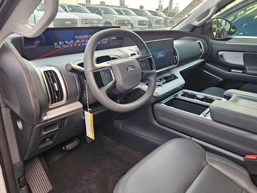 Star White Metallic Tri-Coat 2027 Ford Expedition Active