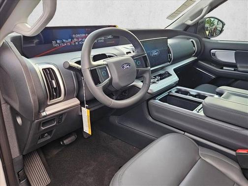 Star White Metallic Tri-Coat 2027 Ford Expedition Active