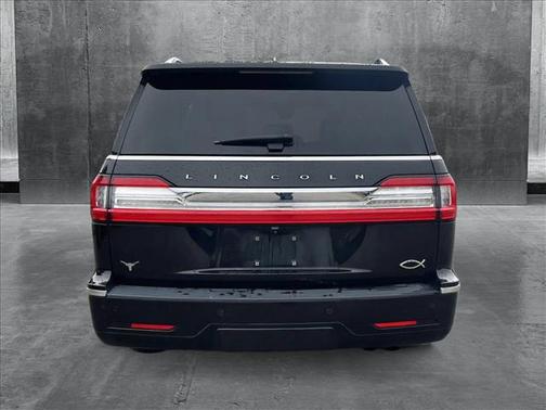 2018 Lincoln Navigator Select