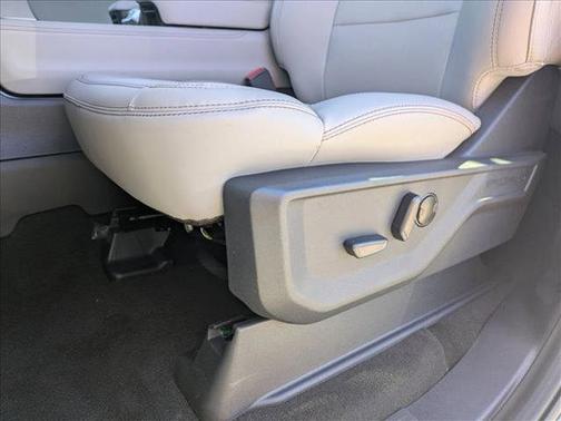 2025 Ford Expedition Max Active 4x2