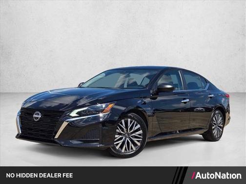 Super Black 2025 Nissan Altima SV FWD