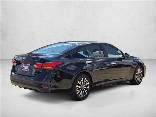 Super Black 2025 Nissan Altima SV FWD