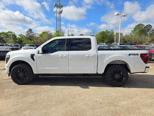 Star White Metallic Tri-Coat 2026 Ford F-150 Lariat