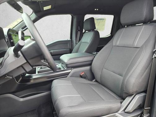 Agate Black Metallic 2026 Ford F-150 STX
