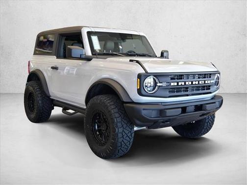 Avalanche Gray 2026 Ford Bronco Base 2 Door 4x4