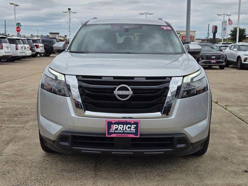 Brilliant Silver Metallic 2025 Nissan Pathfinder SV FWD