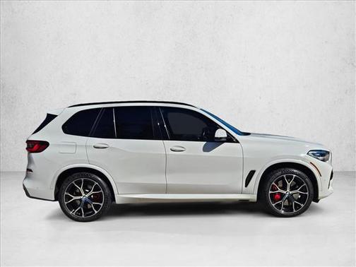 2021 BMW X5 M50i