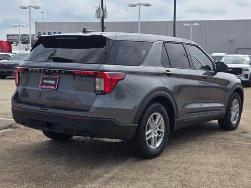 Carbonized Gray Metallic 2026 Ford Explorer Active