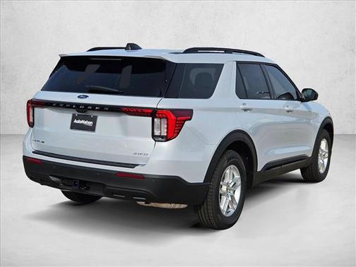 Space White Metallic 2026 Ford Explorer Active