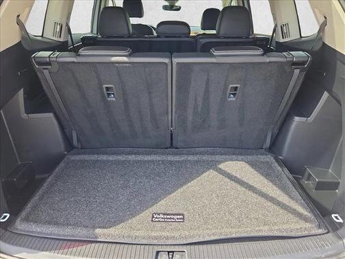 Pure White 2025 Volkswagen Atlas 2.0T SE
