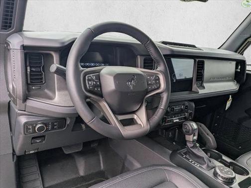 Oxford White 2025 Ford Bronco Badlands