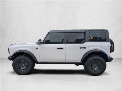 Oxford White 2025 Ford Bronco Badlands