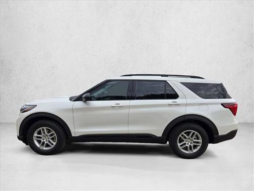 Star White Metallic Tri-Coat 2026 Ford Explorer Active