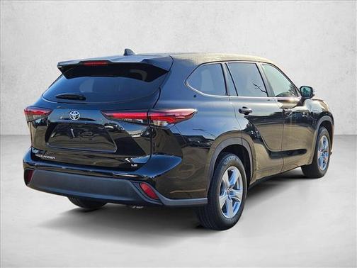 Midnight Black Metallic 2025 Toyota Highlander LE
