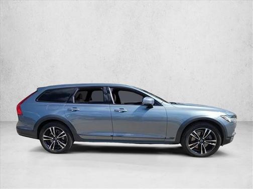 2018 Volvo V90 Cross Country T5