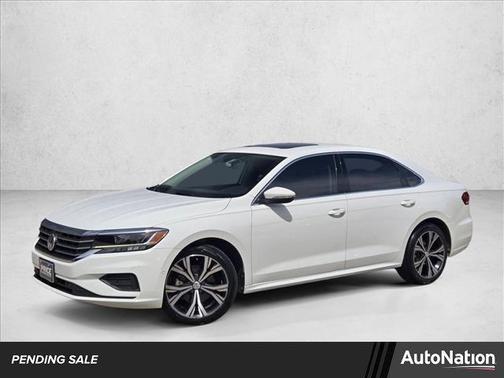 Pure White 2020 Volkswagen Passat 2.0T SE