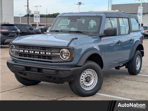 2025 Ford Bronco Base 4 Door 4x4