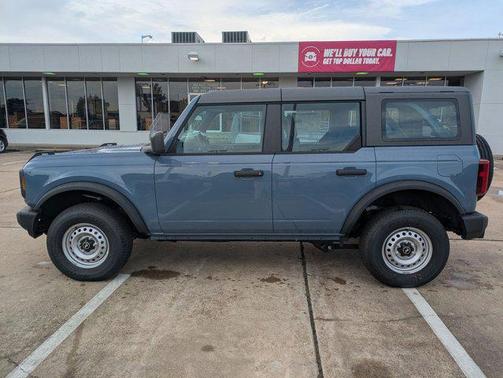 2025 Ford Bronco Base 4 Door 4x4