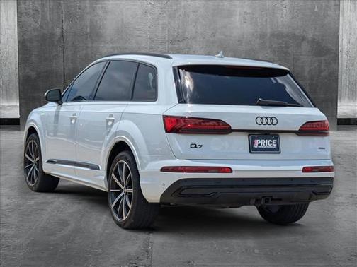 2021 Audi Q7 55 Premium Plus