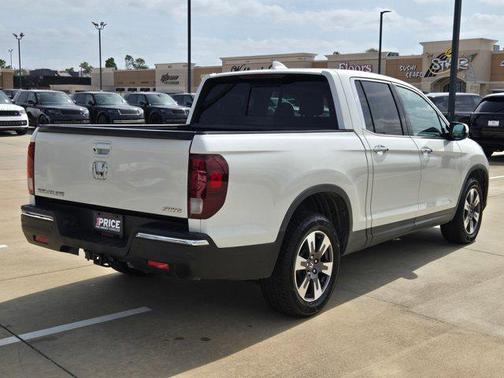 White 2019 Honda Ridgeline RTL-E