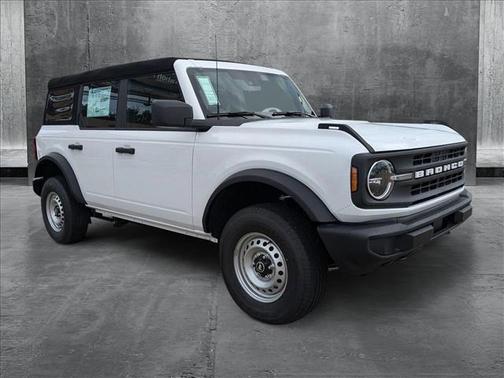2025 Ford Bronco Base 4 Door 4x4